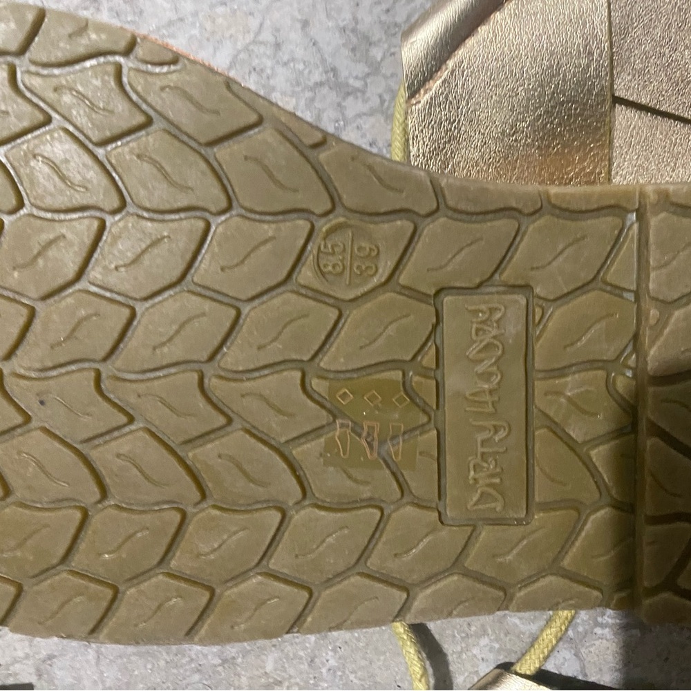 Dirty Laundry Emphasis Women's Sandals Gold STRAPPY Flats Shoes Size 8.5 - Picture 8 of 11